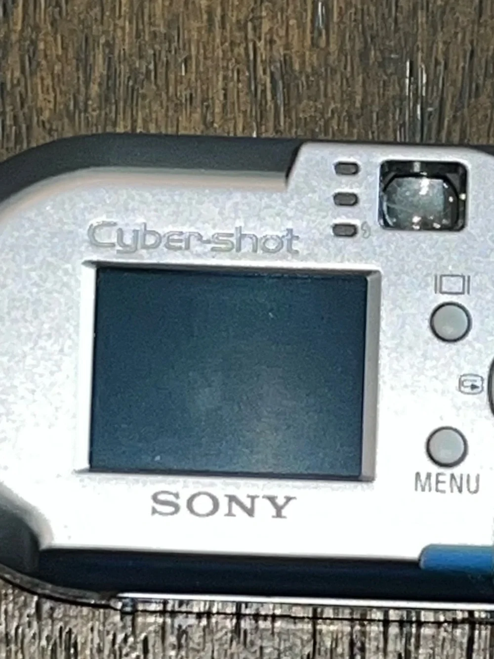 SONY Cyber-shot DSC-P93A 5.1MP : MPEG MOVIE VX / Smart Zoom / 3X Lens